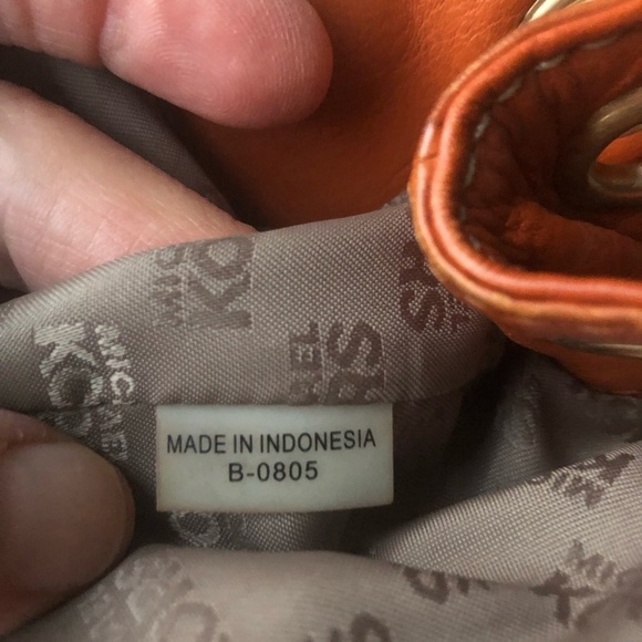 Michael Kors Women's Tan Leather Bag - Picture 8 of 11